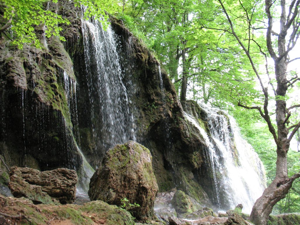 Водопад в Етрополе